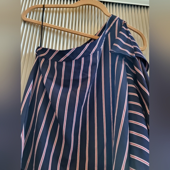 Great Jones One Shoulder Blouse - Picture 5 of 5